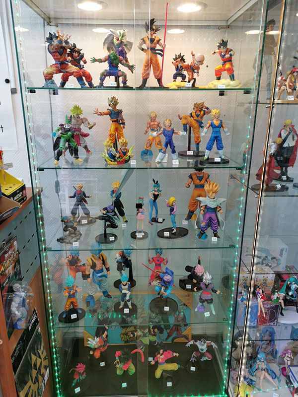 vitrine figurine manga